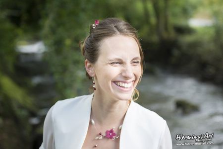 Photographe de mariage le sourire de la mariee